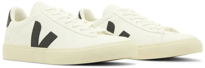 Veja Campo “White Black”